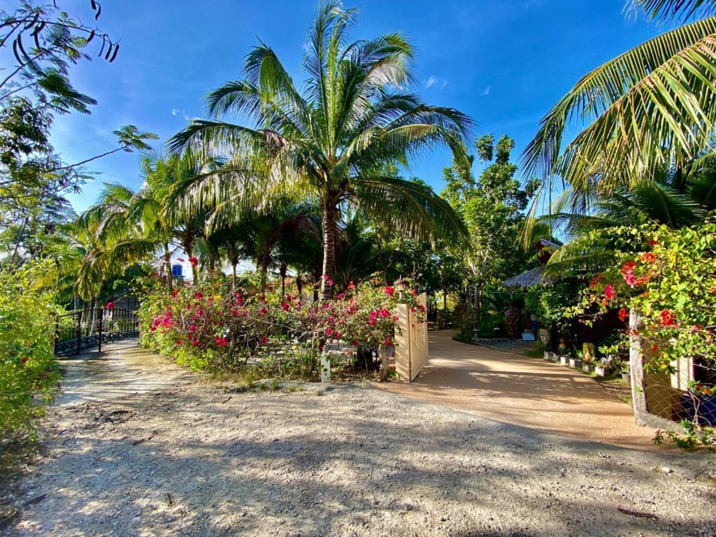 Tahanan Resort San Juan  Extérieur photo